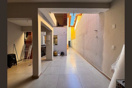 Casa para alugar com 220m², 4 quartos e 2 vagasQuintal com churrasqueira