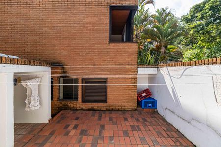 Casa à venda com 227m², 4 quartos e 2 vagasQuintal