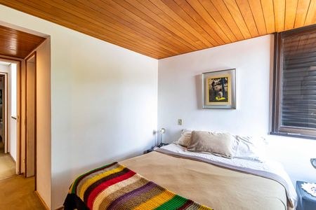 Casa à venda com 227m², 4 quartos e 2 vagasSuite 01