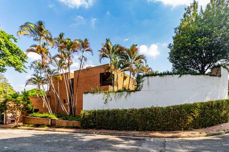 Casa à venda com 227m², 4 quartos e 2 vagasFachada