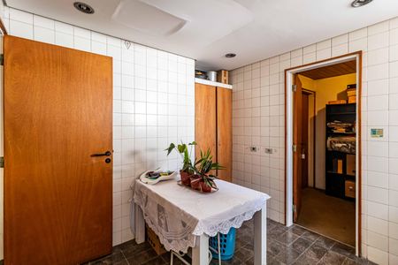 Casa à venda com 227m², 4 quartos e 2 vagasLavanderia