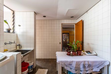 Casa à venda com 227m², 4 quartos e 2 vagasLavanderia