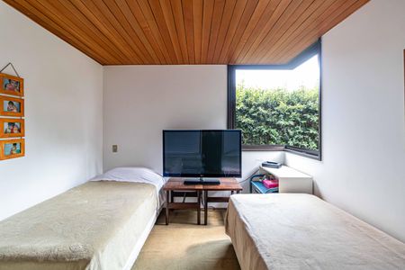 Casa à venda com 227m², 4 quartos e 2 vagasSuite 03