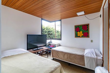 Casa à venda com 227m², 4 quartos e 2 vagasSuite 03