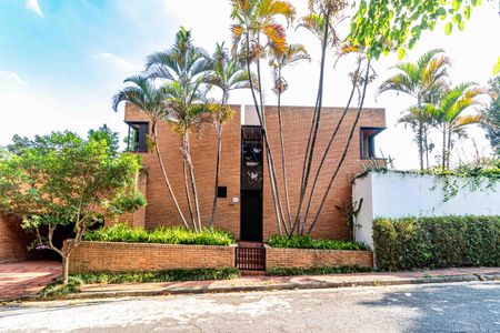 Casa à venda com 227m², 4 quartos e 2 vagasFachada