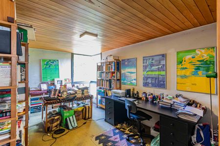 Casa à venda com 227m², 4 quartos e 2 vagasQuarto