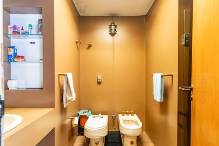 Casa à venda com 227m², 4 quartos e 2 vagasBanheiro da Suíte 2