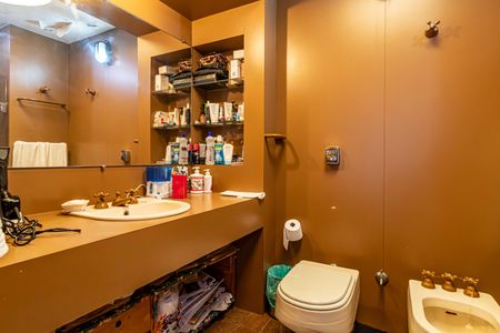 Casa à venda com 227m², 4 quartos e 2 vagasBanheiro da Suíte