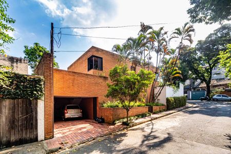 Casa à venda com 227m², 4 quartos e 2 vagasFachada