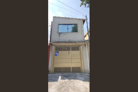 Casa à venda com 97m², 2 quartos e 1 vaga Casa à venda com 97m², 2 quartos e 1 vagaFachada