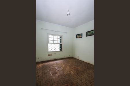 Casa à venda com 215m², 4 quartos e 2 vagasQuarto 2