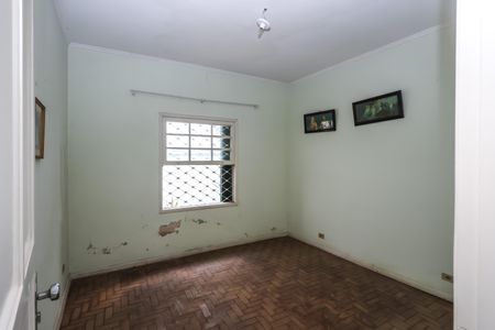 Casa à venda com 215m², 4 quartos e 2 vagasQuarto 2