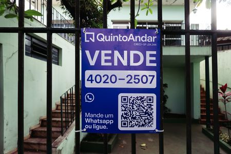 Casa à venda com 215m², 4 quartos e 2 vagasFachada Externa