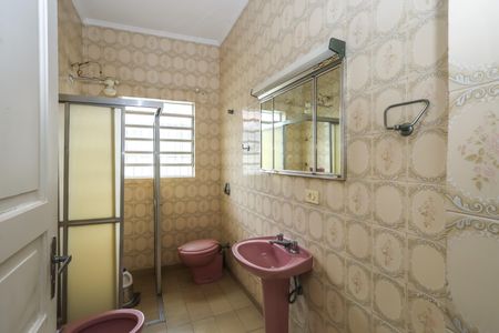 Casa à venda com 215m², 4 quartos e 2 vagasBanheiro 1