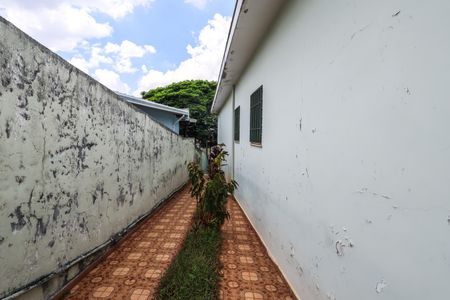 Casa à venda com 215m², 4 quartos e 2 vagasCorredor