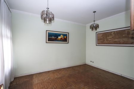Casa à venda com 215m², 4 quartos e 2 vagasSala