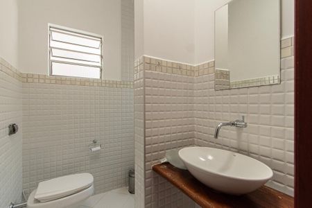 Casa para alugar com 55m², 1 quarto e 1 vaga Casa para alugar com 55m², 1 quarto e 1 vagaBanheiro