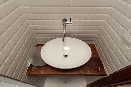 Casa para alugar com 55m², 1 quarto e 1 vaga Casa para alugar com 55m², 1 quarto e 1 vagaBanheiro
