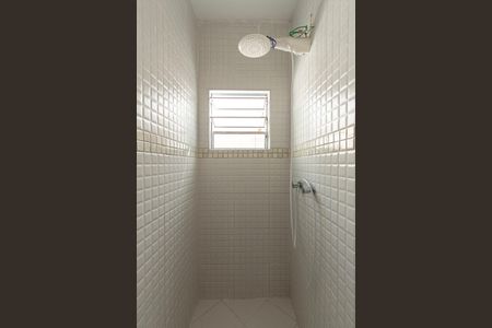 Casa para alugar com 55m², 1 quarto e 1 vaga Casa para alugar com 55m², 1 quarto e 1 vagaBanheiro