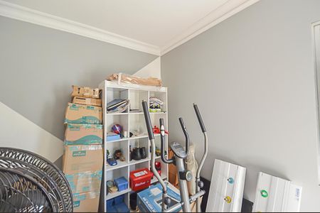 Casa à venda com 237m², 3 quartos e 3 vagas Casa à venda com 237m², 3 quartos e 3 vagasQuarto 2