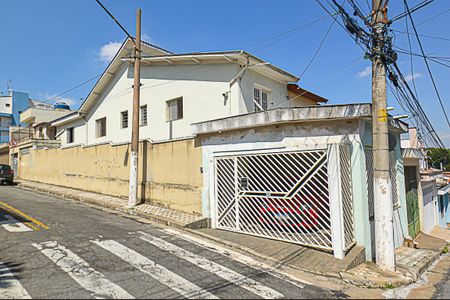 Casa à venda com 237m², 3 quartos e 3 vagas Casa à venda com 237m², 3 quartos e 3 vagasFachada