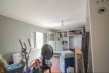 Casa à venda com 237m², 3 quartos e 3 vagas Casa à venda com 237m², 3 quartos e 3 vagasQuarto 2