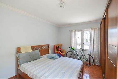 Casa à venda com 237m², 3 quartos e 3 vagas Casa à venda com 237m², 3 quartos e 3 vagasQuarto 1