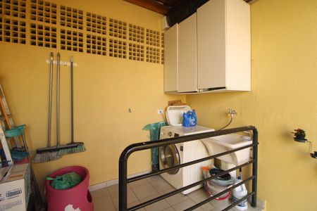 Casa à venda com 113m², 3 quartos e 2 vagasLavanderia