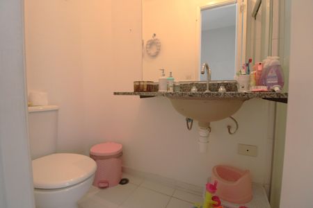 Casa à venda com 113m², 3 quartos e 2 vagasBanheiro comum