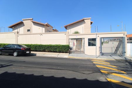 Casa à venda com 113m², 3 quartos e 2 vagasFachada