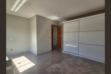 Casa de condomínio à venda com 204m², 2 quartos e 2 vagasSuite