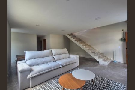 Casa de condomínio à venda com 204m², 2 quartos e 2 vagasSala