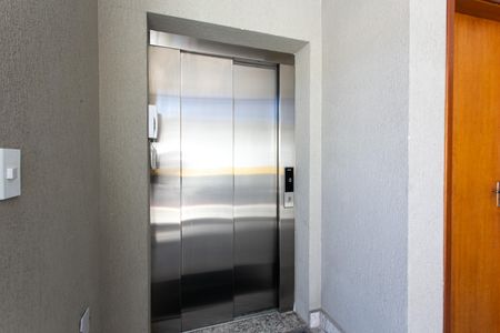 Apartamento à venda com 48m², 2 quartos e 1 vagaÁrea Comum - Elevador
