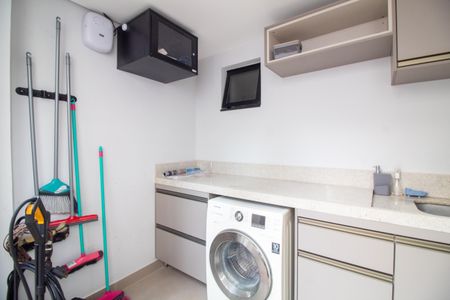 Casa à venda com 180m², 3 quartos e 2 vagasÁrea de Serviço