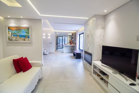 Casa à venda com 180m², 3 quartos e 2 vagasSala