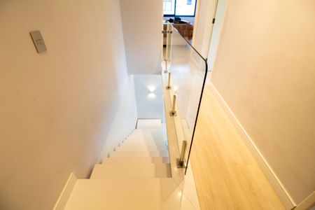 Casa à venda com 180m², 3 quartos e 2 vagasEscada