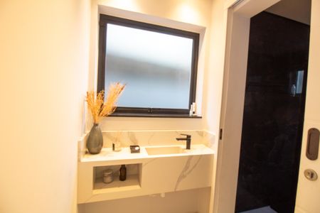 Casa à venda com 180m², 3 quartos e 2 vagasBanheiro 1