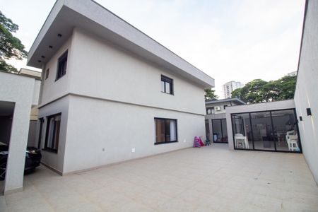 Casa à venda com 180m², 3 quartos e 2 vagasQuintal