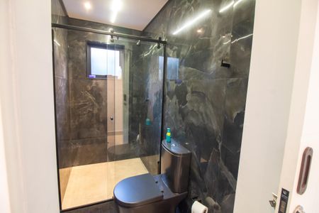 Casa à venda com 180m², 3 quartos e 2 vagasBanheiro 1