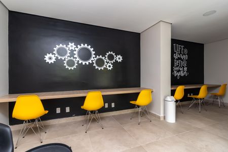 Apartamento para alugar com 42m², 2 quartos e 1 vagaCoworking / Sala de Estudos