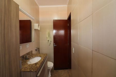 Casa para alugar com 270m², 4 quartos e 3 vagasBanheiro Social