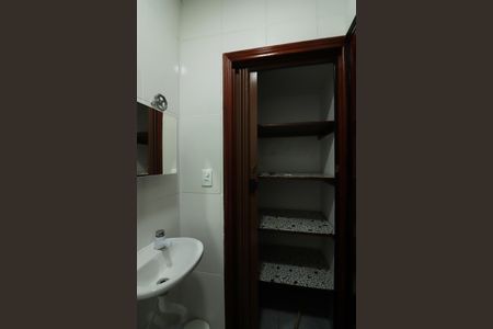 Casa para alugar com 270m², 4 quartos e 3 vagasBanheiro de serviço