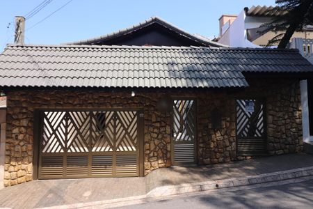 Casa para alugar com 270m², 4 quartos e 3 vagasFachada