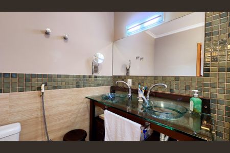 Casa de condomínio à venda com 412m², 6 quartos e 4 vagasBanheiro do Quarto 4