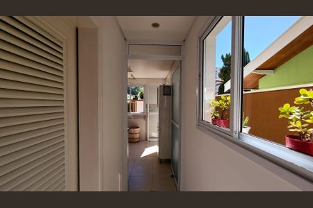 Casa de condomínio à venda com 412m², 6 quartos e 4 vagasCorredor