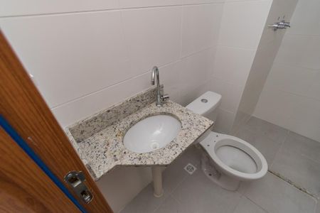 Apartamento à venda com 44m², 2 quartos e sem vaga Apartamento à venda com 44m², 2 quartos e sem vagaBanheiro Social