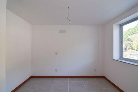 Apartamento à venda com 2 quartos, 106m² em Itaipu, Niterói