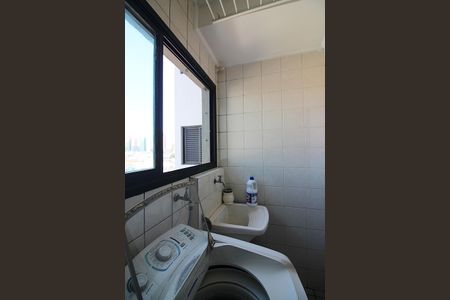 Apartamento à venda com 84m², 3 quartos e 1 vagaÁrea de Serviço