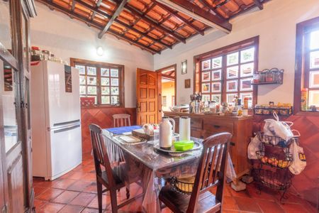 Casa de condomínio à venda com 595m², 4 quartos e 6 vagasCozinha Gourmet