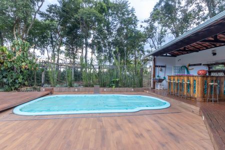 Casa de condomínio à venda com 595m², 4 quartos e 6 vagasPiscina